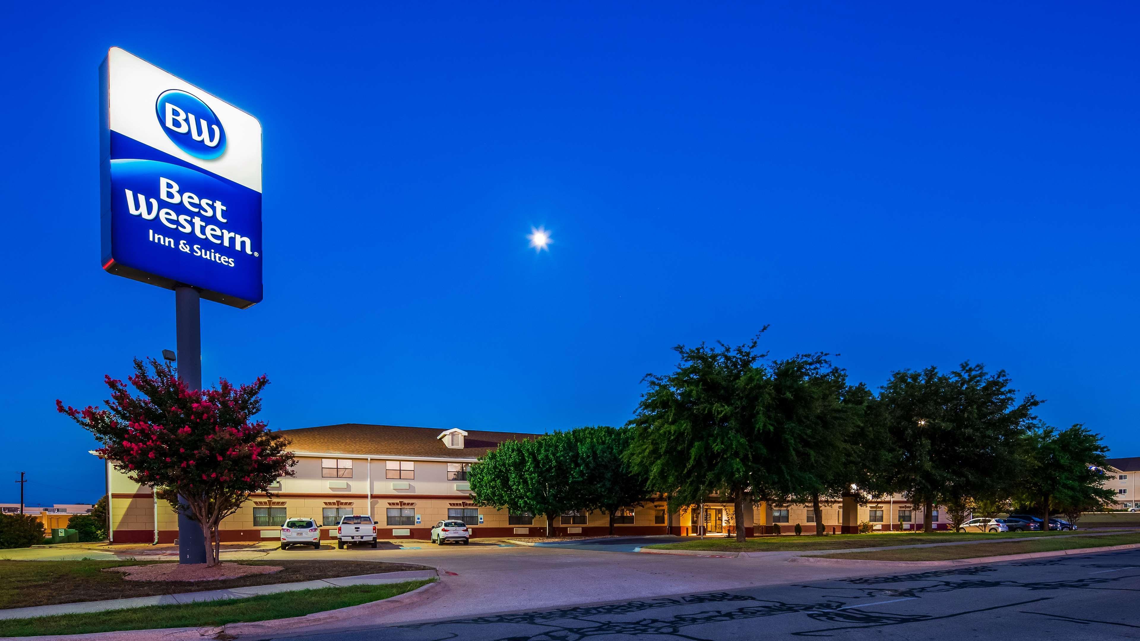 Best Western Inn And Suites Copperas Cove Bagian luar foto