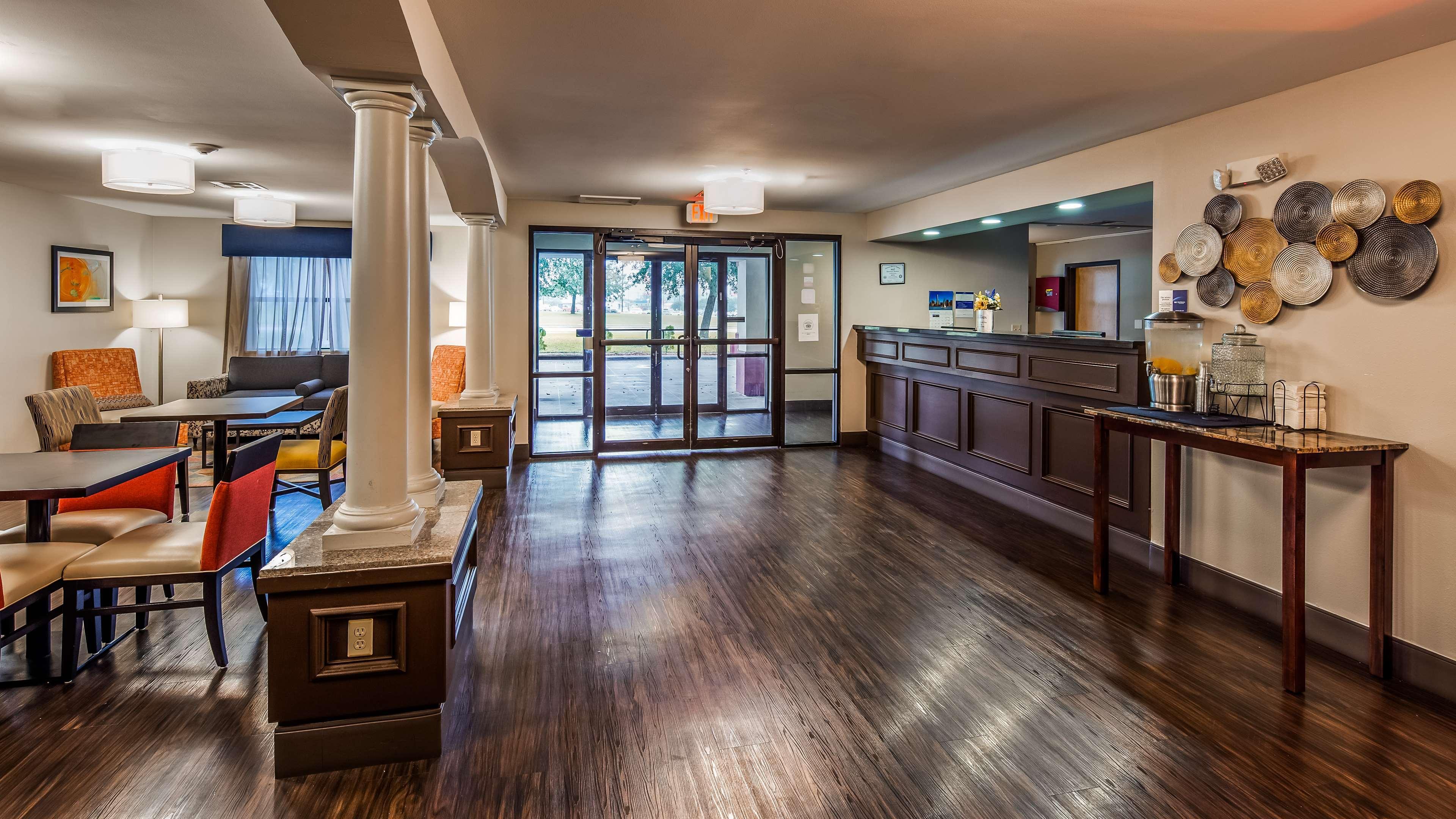 Best Western Inn And Suites Copperas Cove Bagian luar foto