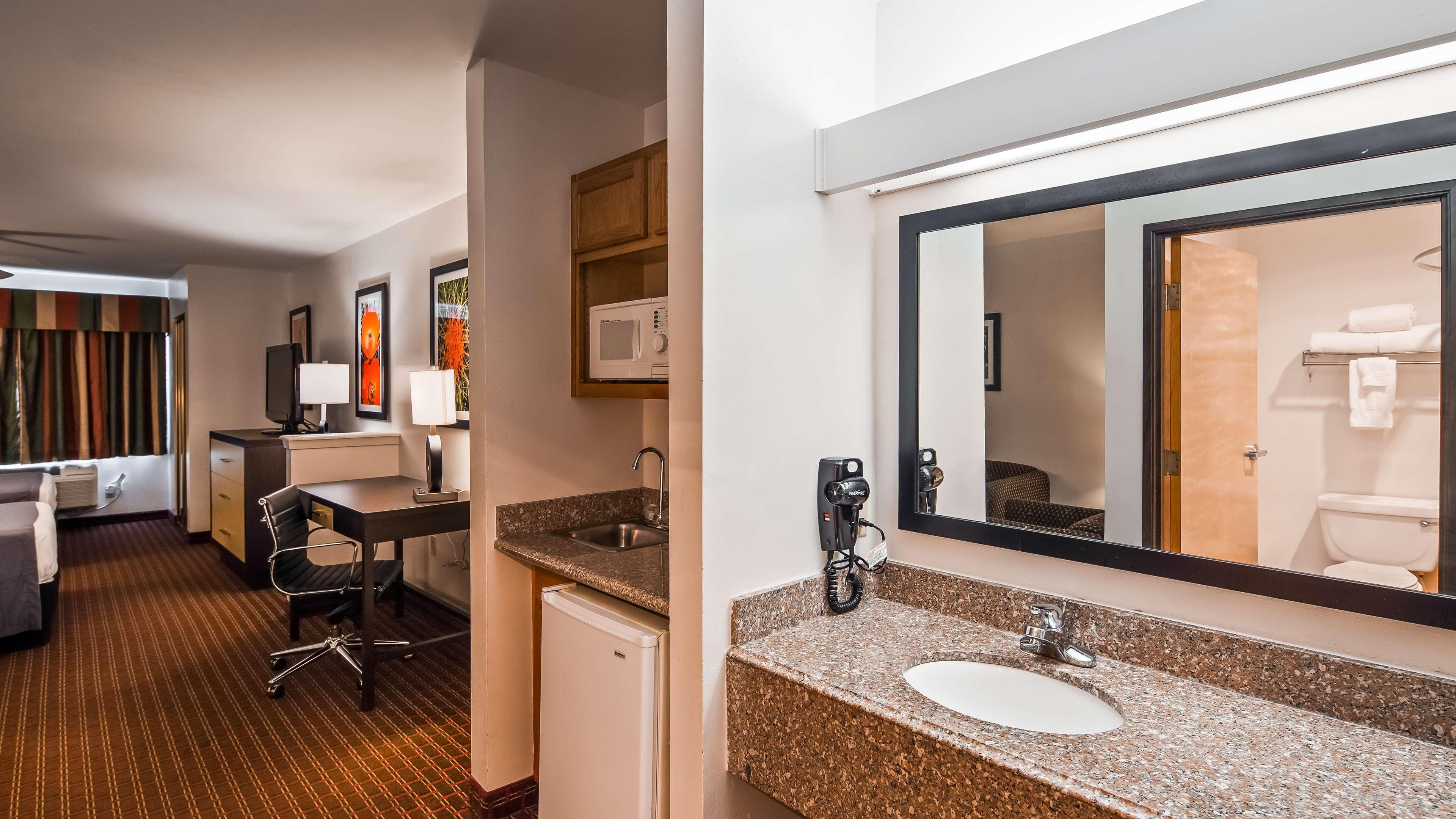 Best Western Inn And Suites Copperas Cove Bagian luar foto